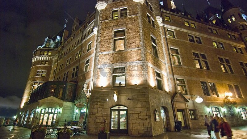 境外旅游，保险护航：如何挑选合适的产品？**